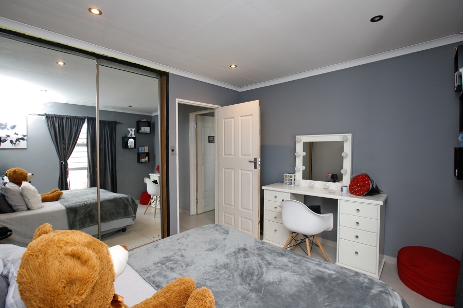 4 Bedroom Property for Sale in Marina Da Gama Western Cape